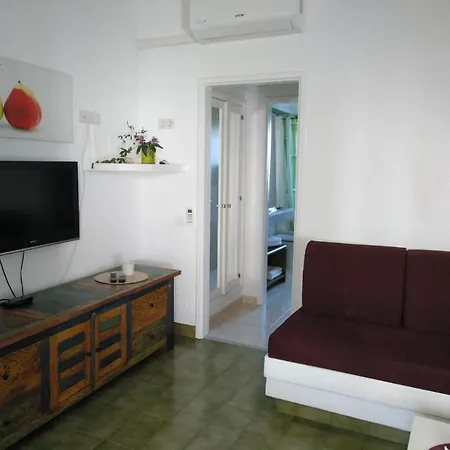 2 Calle Azucenas Apartamento *