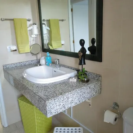 2 Calle Azucenas Apartamento