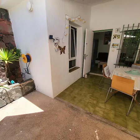 2 Calle Azucenas